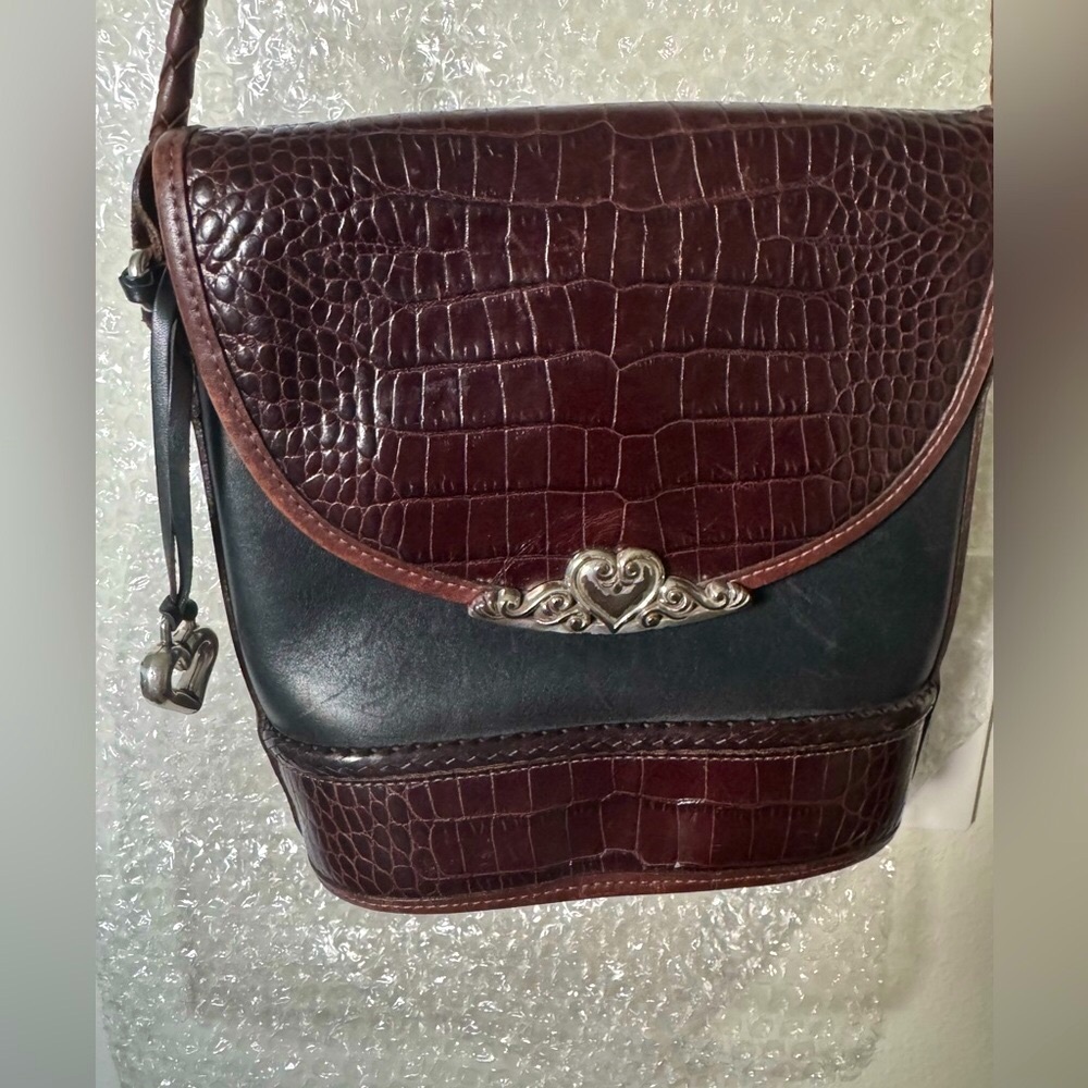 Brighton- Bucketbag/Crossbody. Black Leather With Brown Croc Embossing.